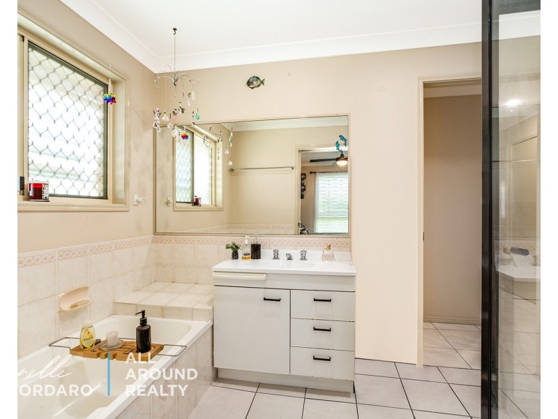 4 Waterlily Pl, Caboolture South QLD 4510