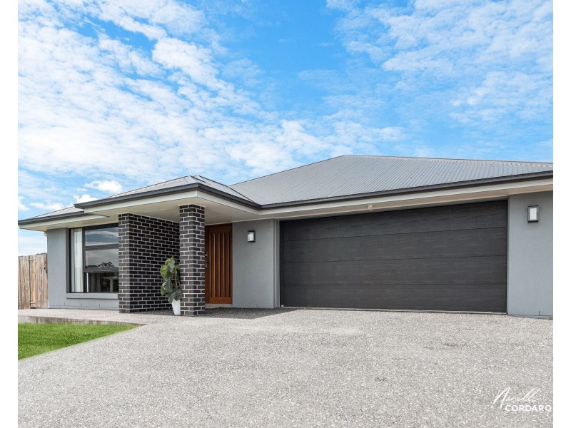 126 Currajong Cct, Delaneys Creek QLD 4514