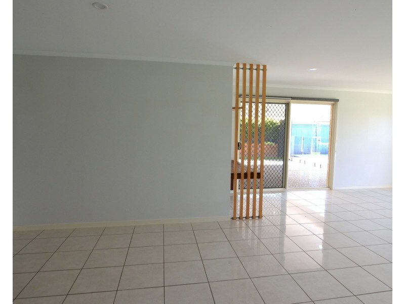 8 Stream Pl, Bellmere QLD 4510