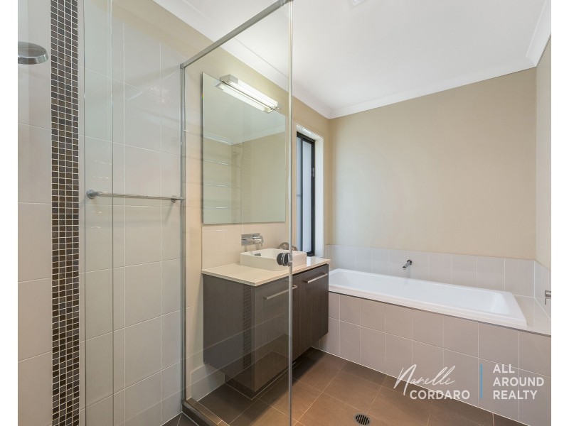 68 Woolshed St, Ferny Hills QLD 4055