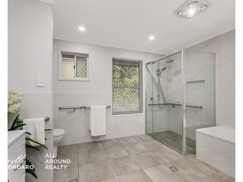 1047 Pumicestone Rd, Toorbul QLD 4510