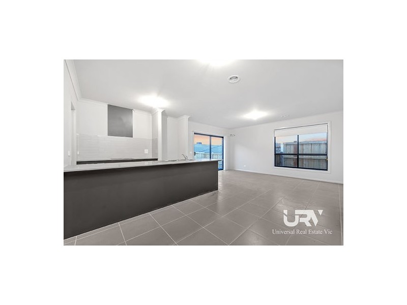 13 Barkers Crescent, Mickleham VIC 3064