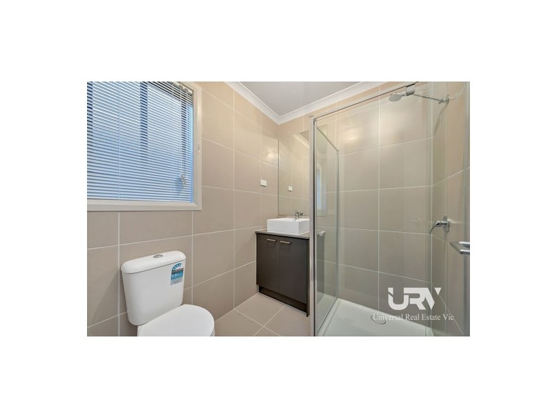 13 Barkers Crescent, Mickleham VIC 3064