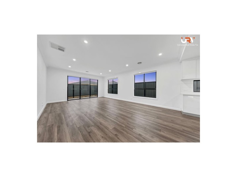 85 Featherwood Crescent, Craigieburn VIC 3064