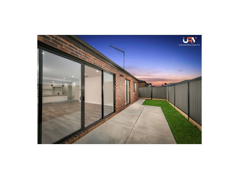 85 Featherwood Crescent, Craigieburn VIC 3064