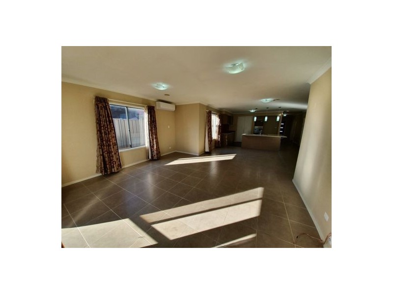 67 Newbury Bvd, Craigieburn VIC 3064