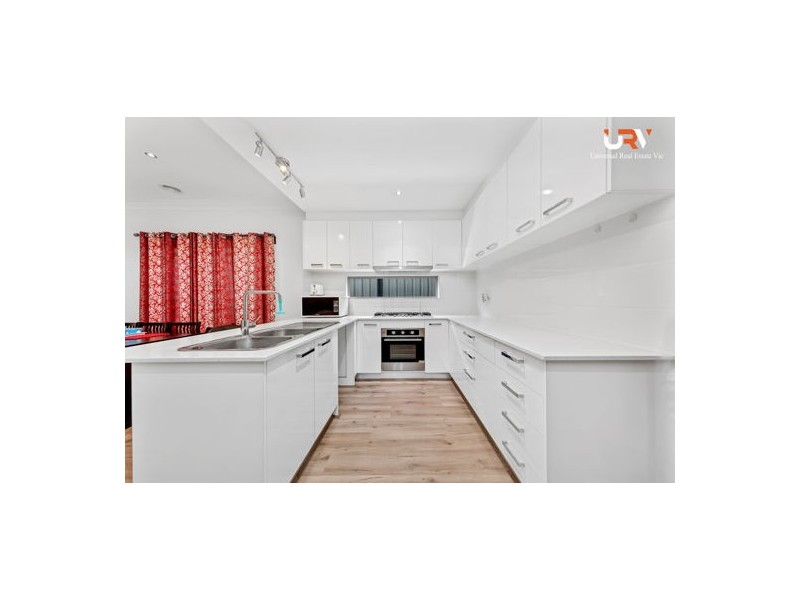 42 Natural Drive, Craigieburn VIC 3064
