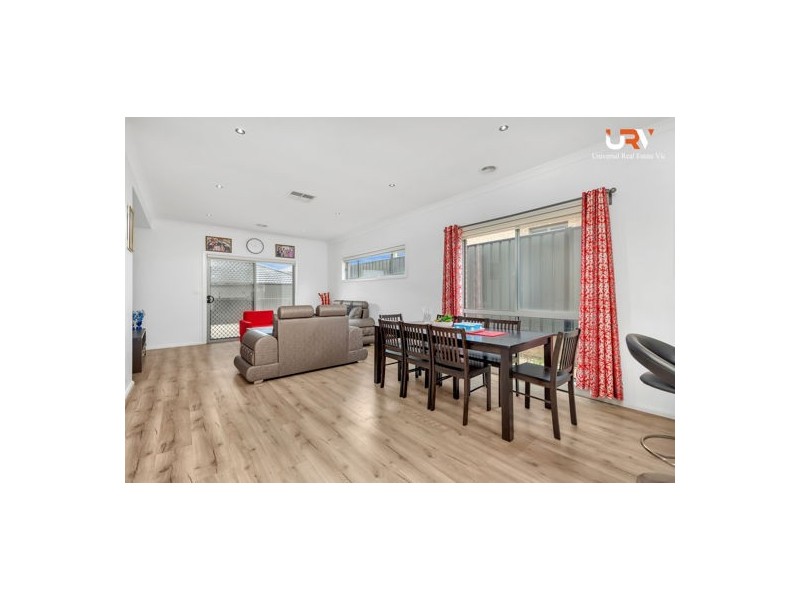 42 Natural Drive, Craigieburn VIC 3064