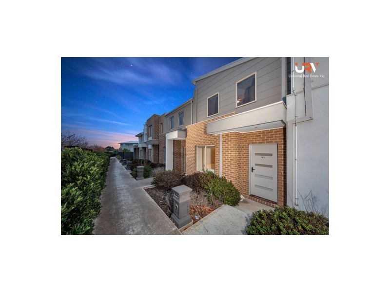 8/1 Hyde Park Avenue, Craigieburn VIC 3064