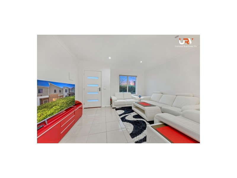 8/1 Hyde Park Avenue, Craigieburn VIC 3064