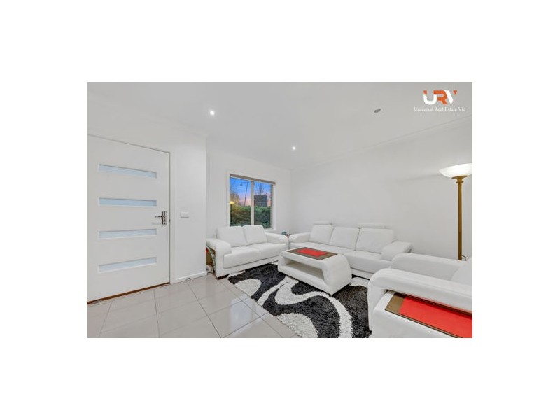 8/1 Hyde Park Avenue, Craigieburn VIC 3064