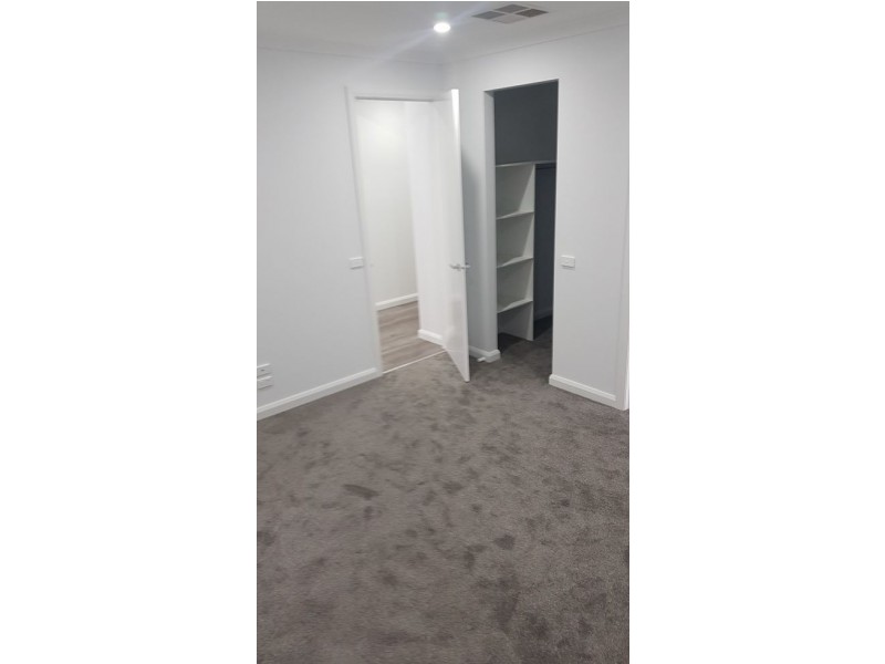 51 Latchford Drive, Mickleham VIC 3064