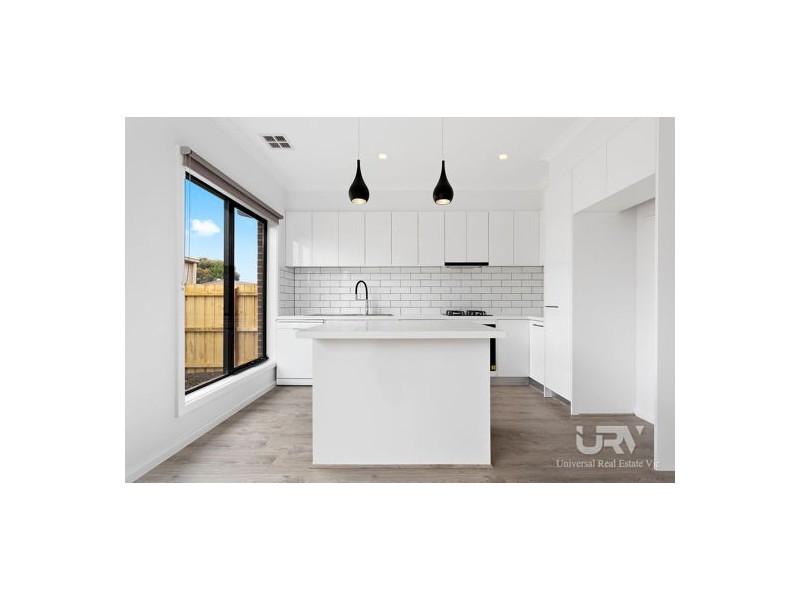 2/49 Gillingham Crescent, Craigieburn VIC 3064