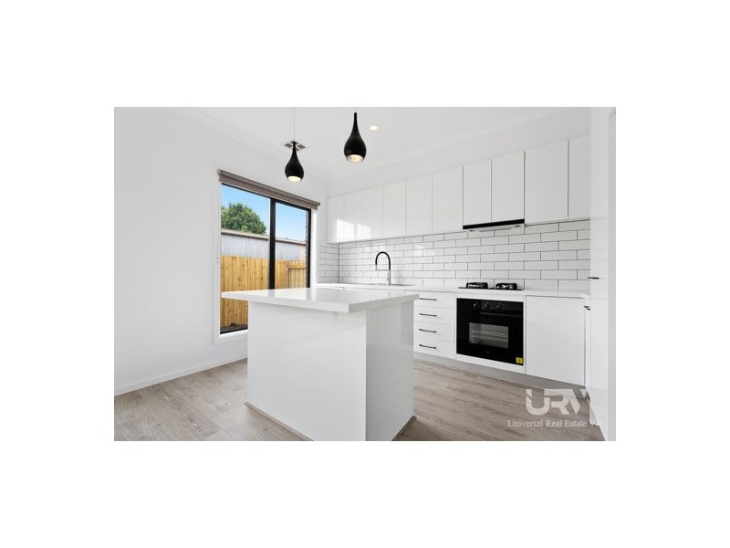2/49 Gillingham Crescent, Craigieburn VIC 3064