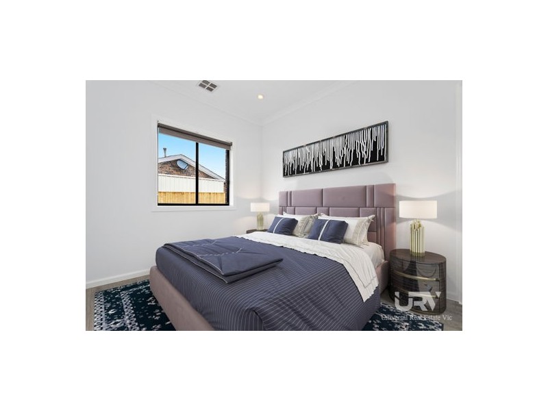 2/49 Gillingham Crescent, Craigieburn VIC 3064