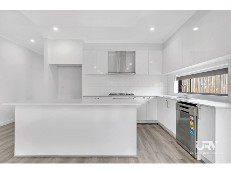 4 Alfred Road, Mickleham VIC 3064