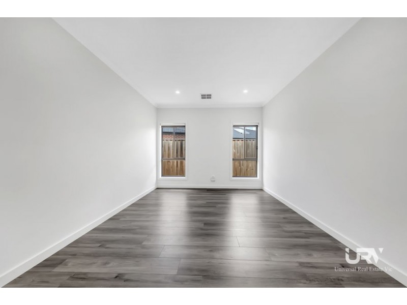 4 Alfred Road, Mickleham VIC 3064