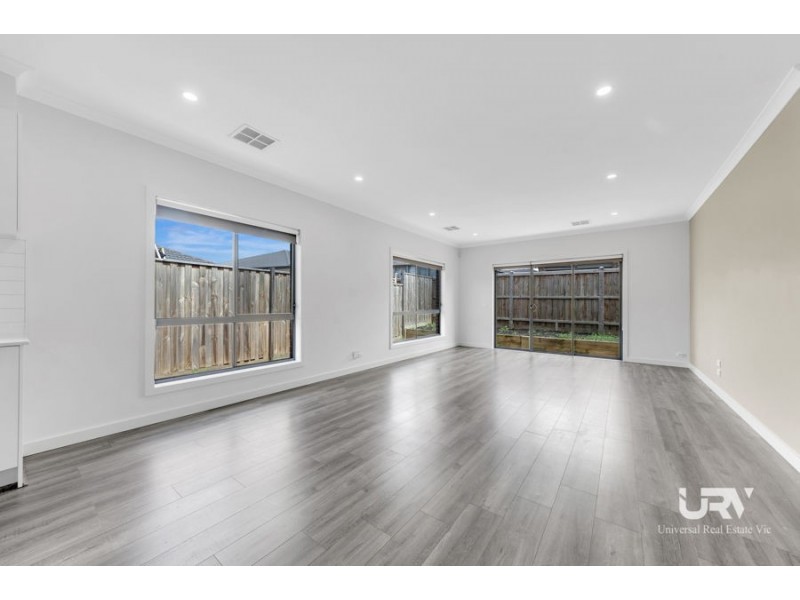 4 Alfred Road, Mickleham VIC 3064