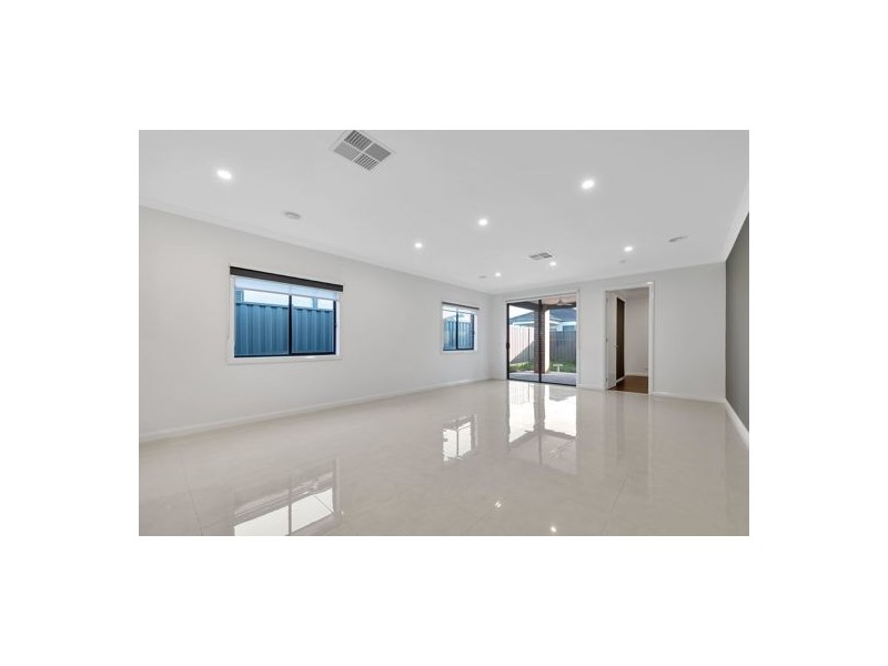 99 Moxham Drive, Kalkallo VIC 3064