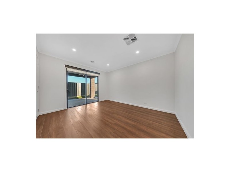 99 Moxham Drive, Kalkallo VIC 3064