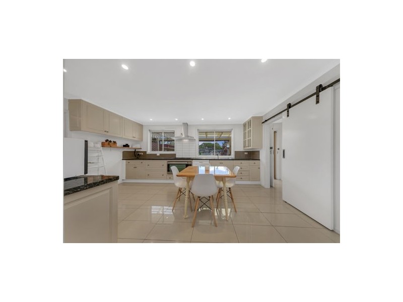 15 Plumpton Avenue, Craigieburn VIC 3064