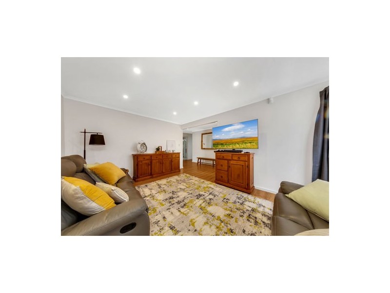 15 Plumpton Avenue, Craigieburn VIC 3064