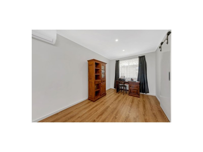 15 Plumpton Avenue, Craigieburn VIC 3064