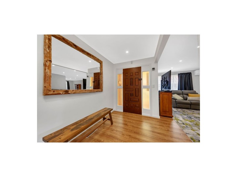 15 Plumpton Avenue, Craigieburn VIC 3064