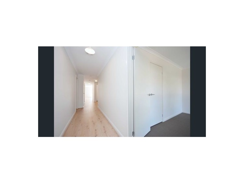 35 Hollington Drive, Mickleham VIC 3064