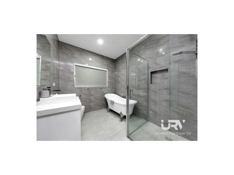 11 Allerby Crescent, Mickleham VIC 3064