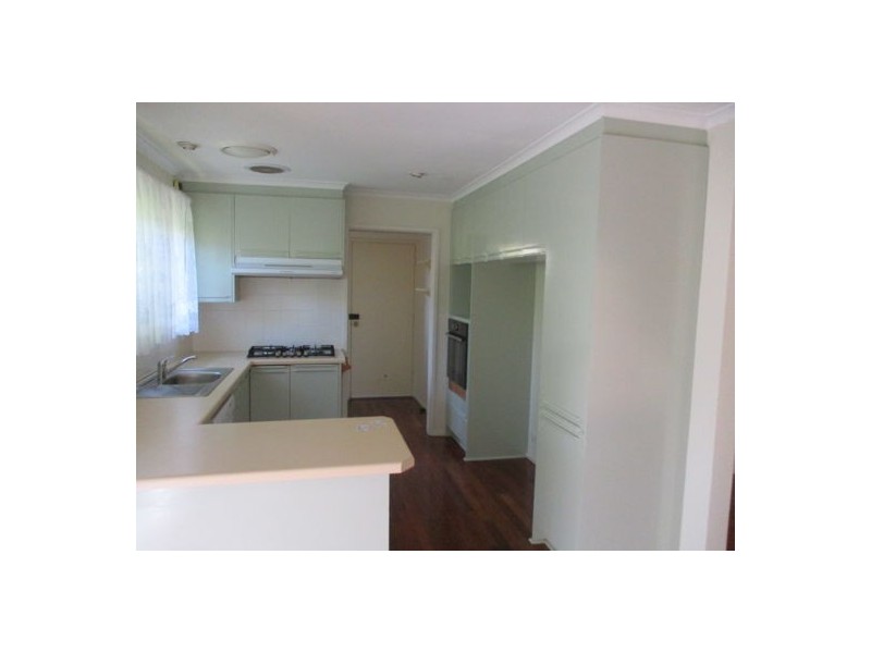 12 Bainbridge Close, Craigieburn VIC 3064