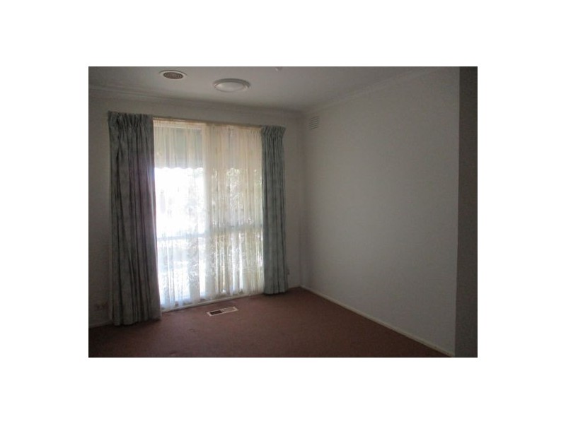 12 Bainbridge Close, Craigieburn VIC 3064