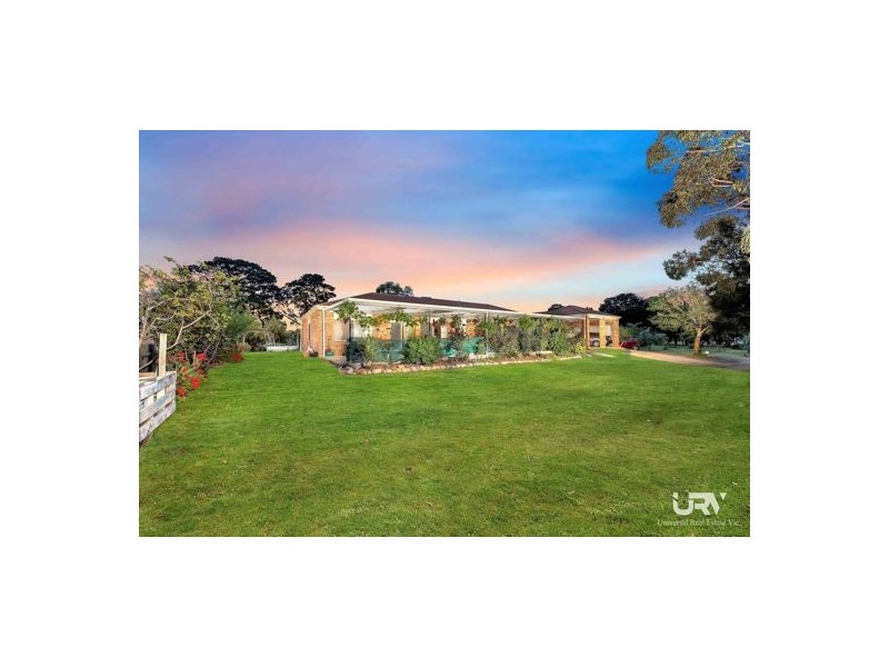 50 FIRST AVENUE, Eden Park VIC 3757