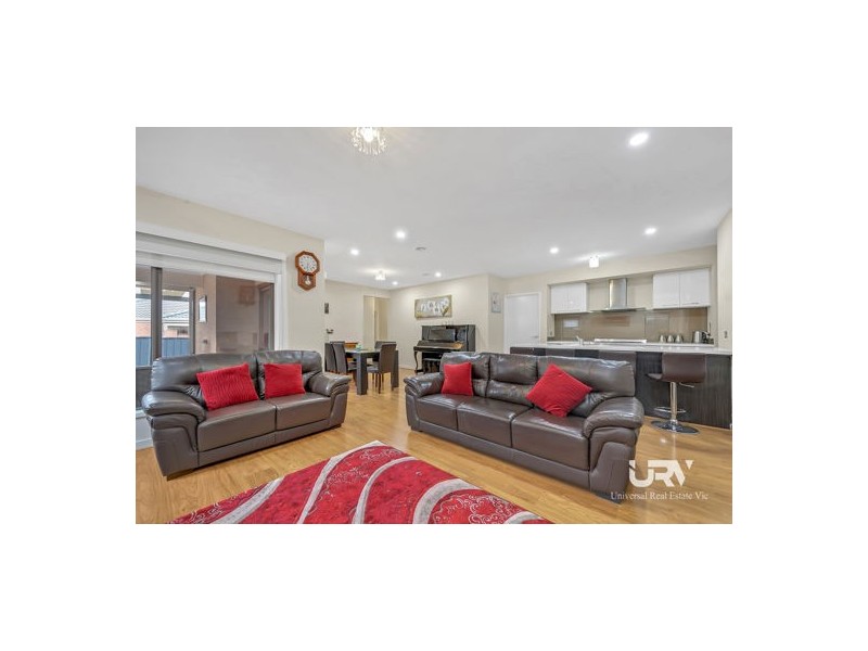 18 Evergreen Crescent, Craigieburn VIC 3064