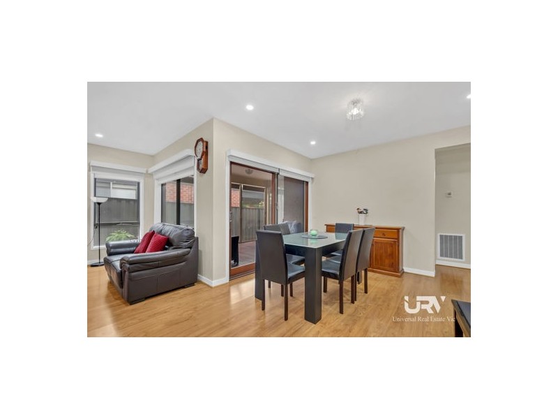 18 Evergreen Crescent, Craigieburn VIC 3064