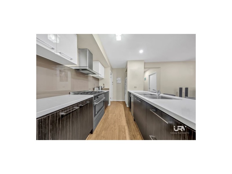 18 Evergreen Crescent, Craigieburn VIC 3064