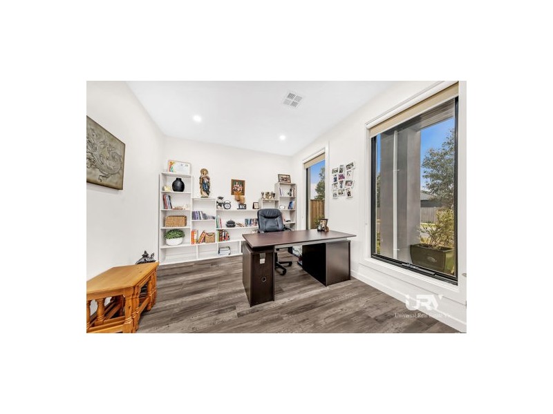 23 Macarthur Way, Mickleham VIC 3064