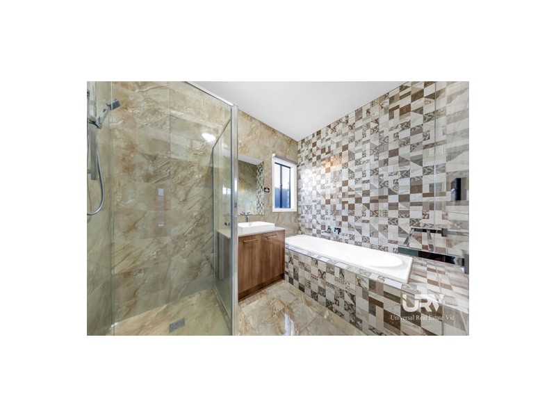 6 Tarlo Court, Craigieburn VIC 3064