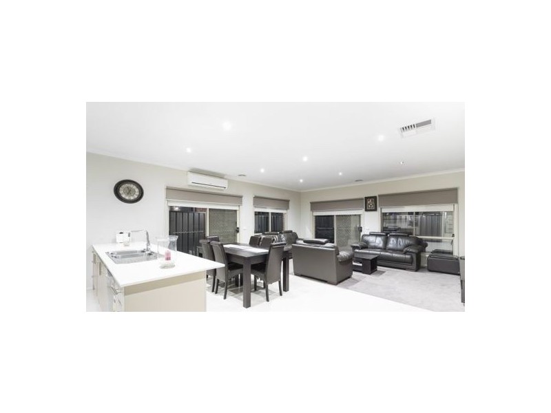 9 Brickwood Circuit, Craigieburn VIC 3064
