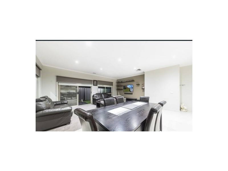 9 Brickwood Circuit, Craigieburn VIC 3064