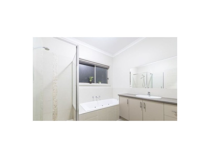 9 Brickwood Circuit, Craigieburn VIC 3064