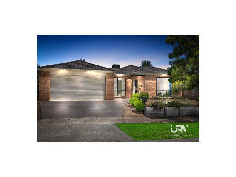 24 Stoneleigh Place, Craigieburn VIC 3064