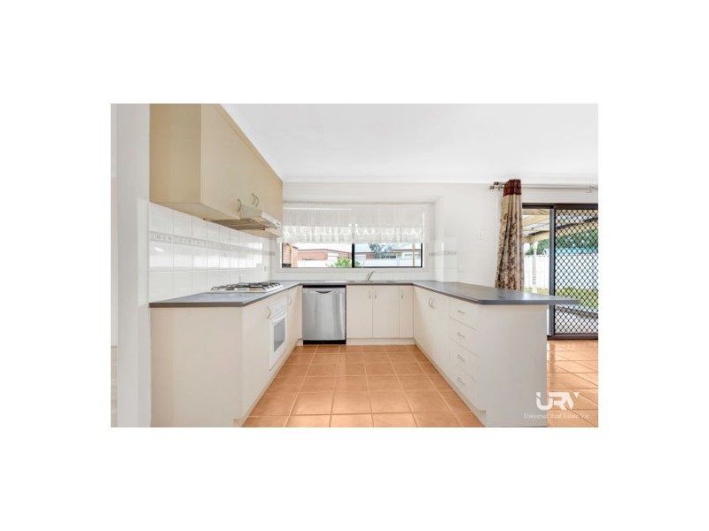 24 Stoneleigh Place, Craigieburn VIC 3064