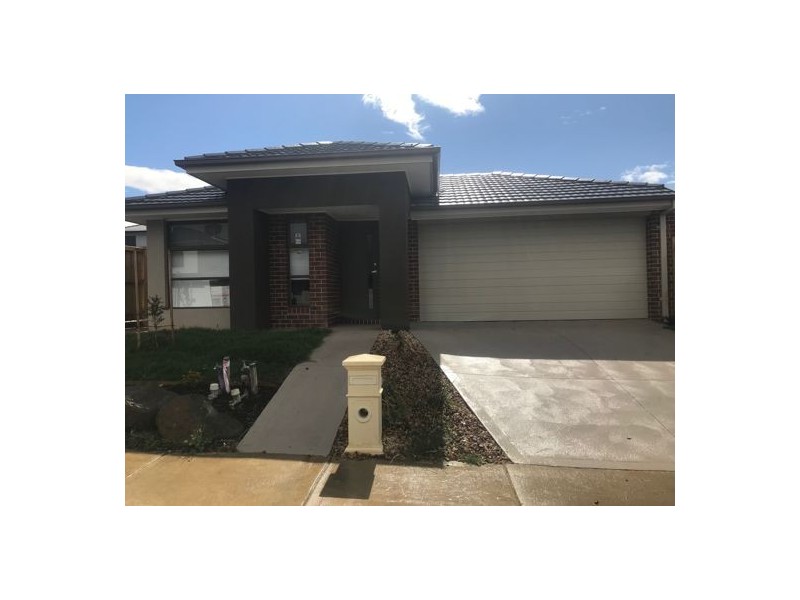 10 Barkers Crescent, Mickleham VIC 3064