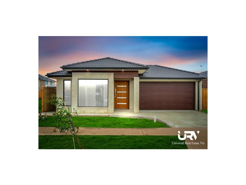 8 Pickering Street, Mickleham VIC 3064