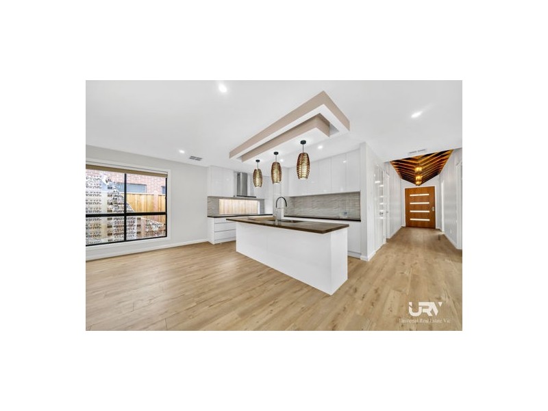 8 Pickering Street, Mickleham VIC 3064