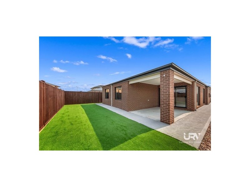 223 Forest Red Gum Drive, Mickleham VIC 3064