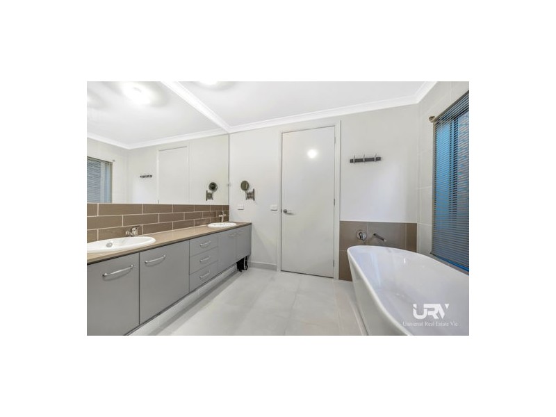 3 Willsmere Way, Mickleham VIC 3064