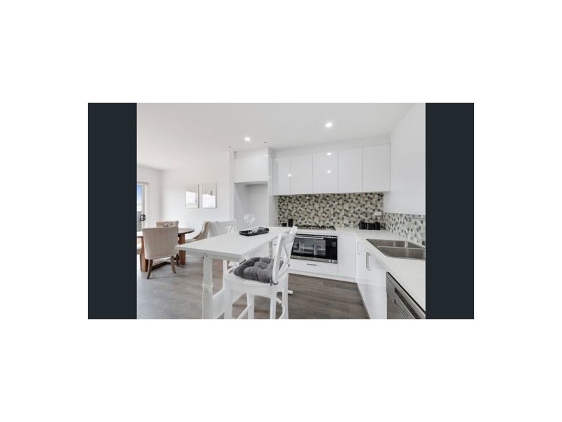 44 Nightingale Road, Mickleham VIC 3064