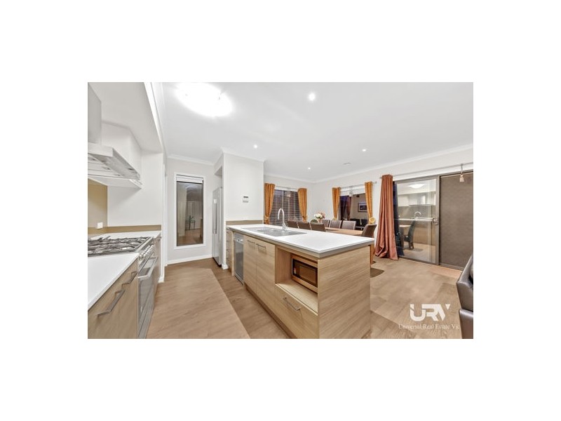 90 Bluebell Drive, Craigieburn VIC 3064